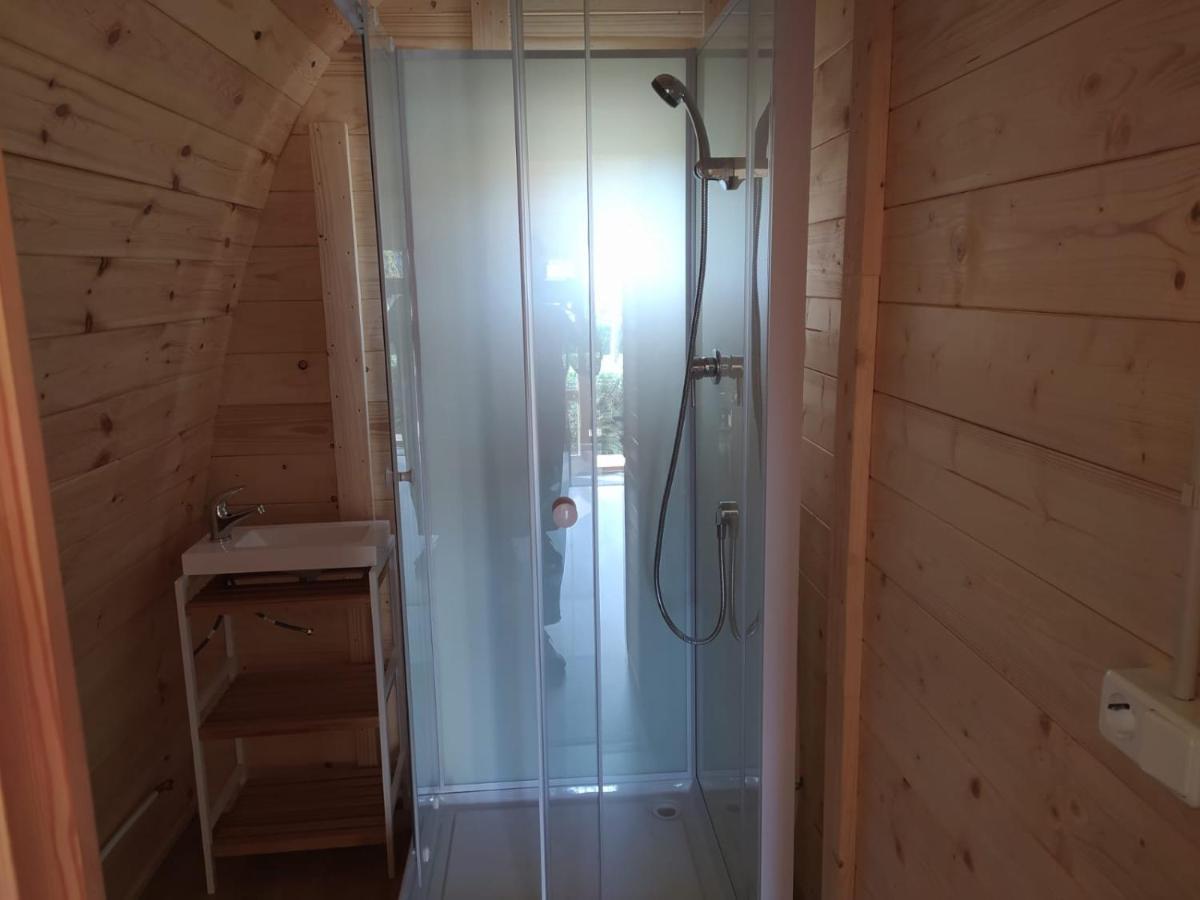 Bungalow 3 Personas - Camping Playa De Tapia Tapia De Casariego Exteriör bild